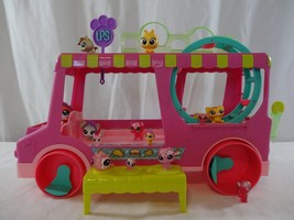 LPS Littlest Pet Shop Pink Treats Truck With 13 figurines  Vintage - £32.85 GBP