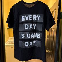 “Every Day Is Game Day” Graphic Tee T-shirt  by Hype (L) Large Black - €8,56 EUR