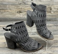 Christian Siriano Winter Hiver Grey Peep Toe Block Heel Sandals Size 13 - £19.73 GBP