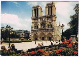 France Postcard Paris Notre Dame Cathedral Facade Courtyard Flowers - £2.31 GBP