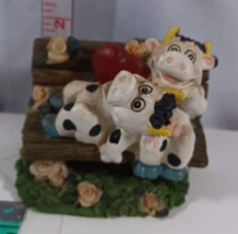 Cows On A Bench Made of Resing k&#39;s collection very nice - £4.74 GBP