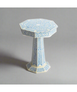 Heritage inlay floral pattern pedestal side table - $7,634.61 MXN