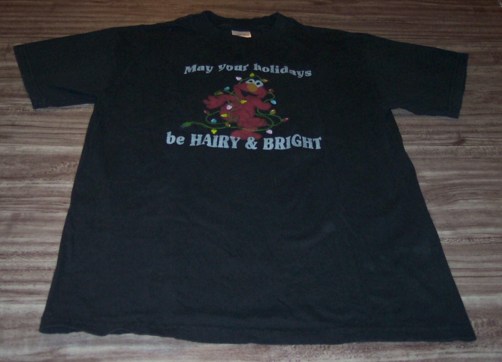 Sesame Street ELMO CHRISTMAS LIGHTS Holidays Hairy & Bright T-shirt MENS MEDIUM Item image 2