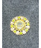 Beautiful Gold Tone Brooch Pendant With Green Stones Vtg Avon - $472.40 MXN