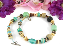 Sea Foam Green &amp; Sand Beads Vintage Necklace Beaded Wood Art Glass Blue 15.5&quot; - £14.20 GBP