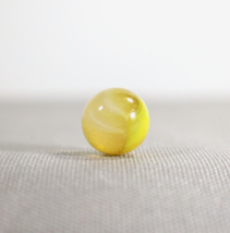 Vtg Peltier Peerless Patch Shooter Marble 5/8in Clear Translucent Yellow - £10.75 GBP