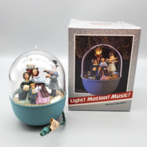 Hallmark Light &amp; Motion Joyous Carolers Ornament 1989 In Box Works Musical Vtg - £14.12 GBP