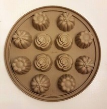 The PAMPERED CHEF Silicone Floral Cupcake Pan Baking Tool Ice Cream Mold 1613 - £12.59 GBP