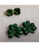 Vintage Goldtone Green Enamel Shamrock earrings and 2pc set pins Shamrock - $226.45 MXN