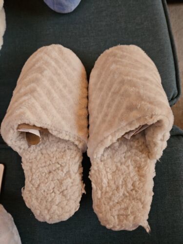Charter Club Women’s Memory Foam Slippers Grey, Size Med.7-8  MSRP $34.9... - $11.88