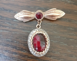 Brooch-pin with ruby pendant in gold frame - £23.72 GBP