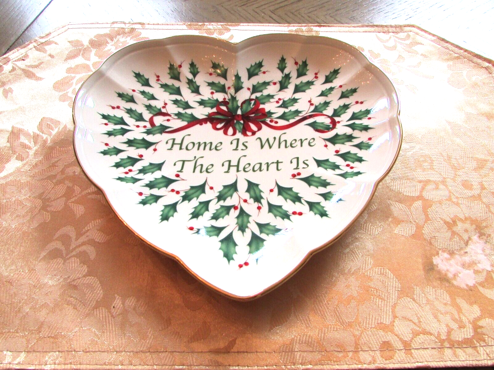 Lenox Holiday Heart Dish America by Design Home is Where the Heart Is 9&quot;... - $14.80