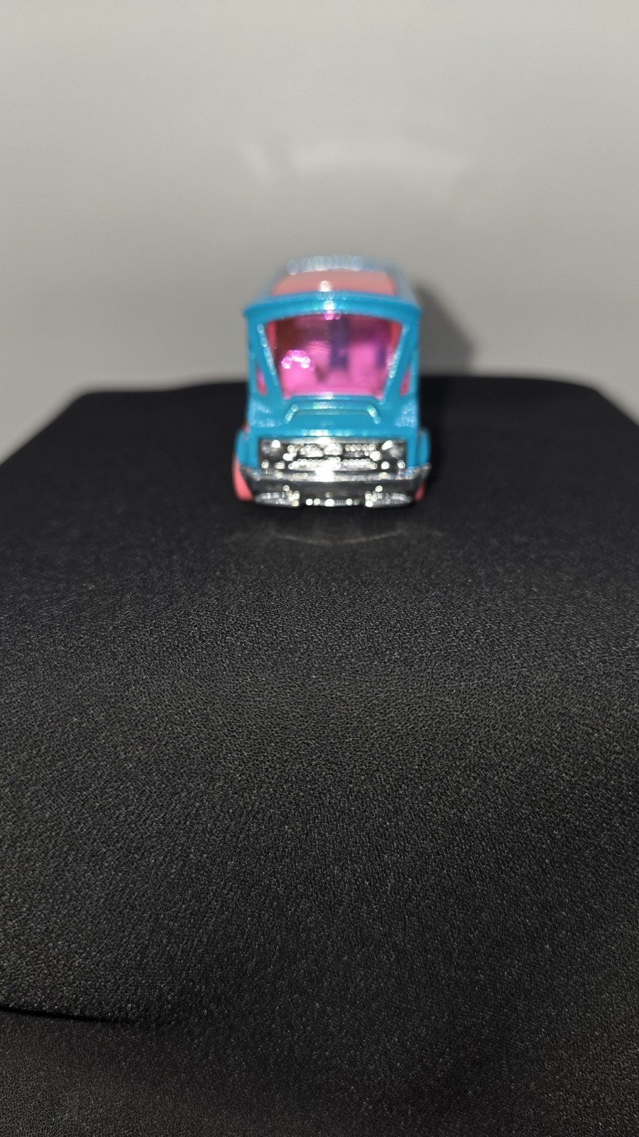 2019 HOT WHEELS BREAD BOX ICE CREAM BLUE & PINK 1:64 DIECAST 2 1/8" FOOD TRUCK Item image 2