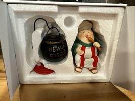 Dept 56 Merry Makers Chester The Tester &amp; His Kettle Mint Condition - $19.79