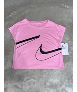 Girl&#39;s Pink Nike Graphic T-Shirt 6 (M) - $277.08 MXN