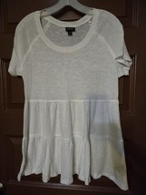 TORRID White Tiered Tunic Top Size 00 M/L Stretchy Blouse Short Sleeve - $14.85