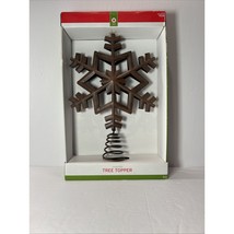 Snowflake Tree Topper - $167.33 MXN