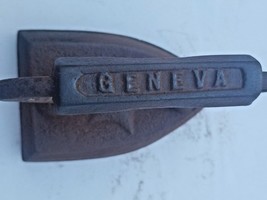 Vintage Cast Iron Sad Iron Geneva With Star  Door Stop - £9.57 GBP