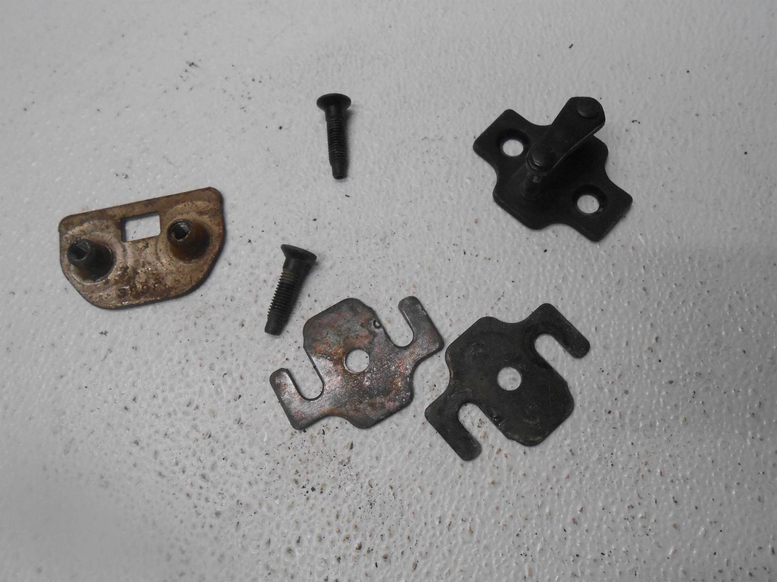 1998 chevrolet S10 DOOR STRIKER LH or RH or FRH or RLH - $22.99