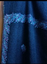 An old shawl made of broadcloth, hand-embroidered and handmade in India ... - £38.65 GBP