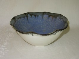 Edgecomb Potters Vtg Bowl  Blue Speckled Ruffle Edge Stoneware Art Pottery - £18.59 GBP