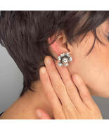 1940s Silver Rose Daisy Flower Handmade Screw On Earrings Non Pierced - $6,939.17 MXN