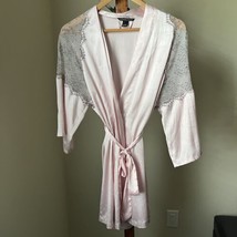 Victoria&#39;s Secret Light Pink Satin Robe Kimono Short Black Lace Silky Si... - £14.00 GBP