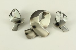 Vintage Costume Jewelry CAROLEE Silver Plated Metal Brooch Pin &amp; Clip Earrings - £16.50 GBP