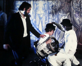 A Clockwork Orange Malcolm Mcdowell Stanley Kubrick On Set Rare 8X10 Photo - £7.66 GBP