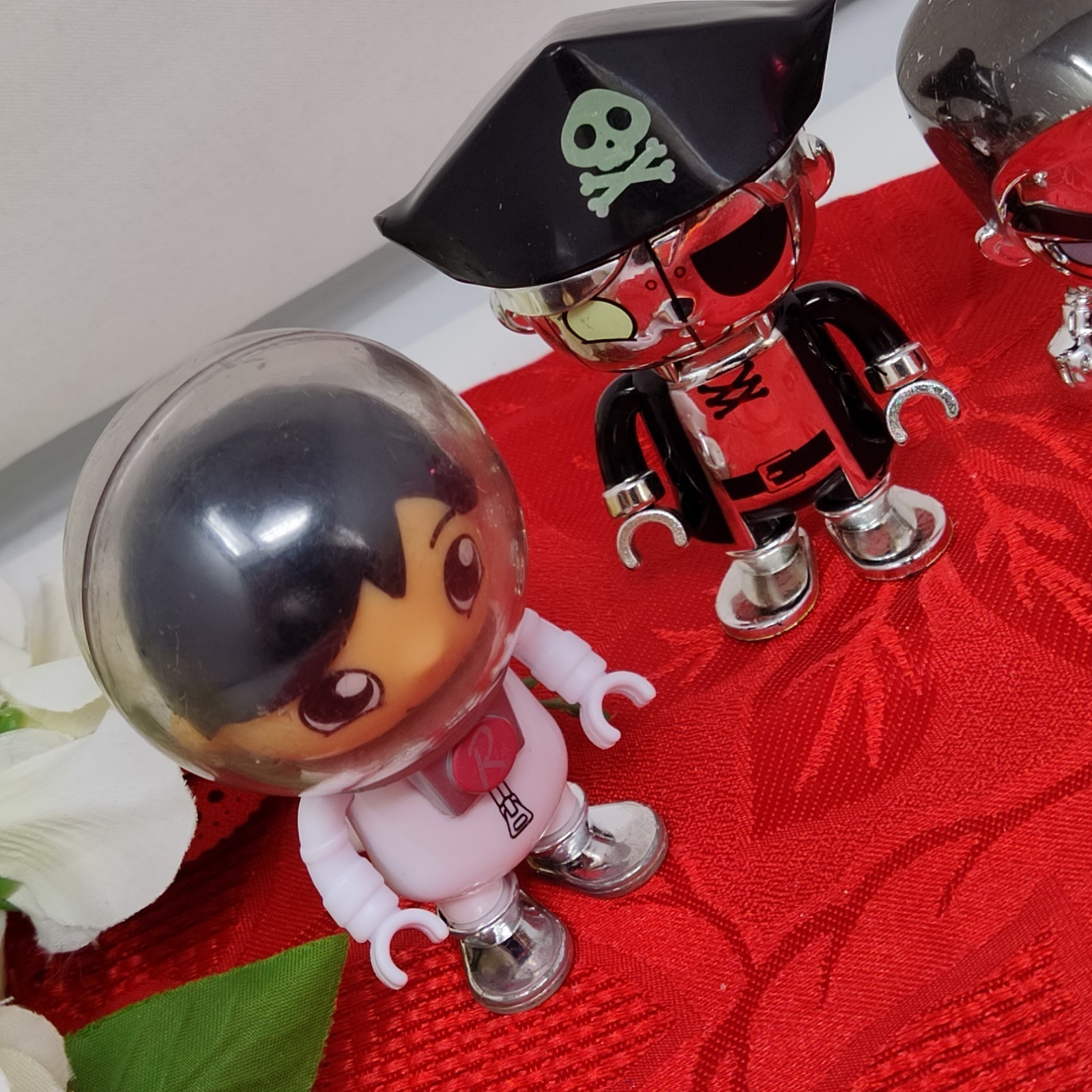 Ryan's World Ninja Warriors Mystery Figures Lot Of 5 Glow In The Dark Item image 2