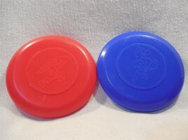 Flintstones 1996 HBP Flying Disk/Frisbee Set Wilma Flintstone &amp; Barney R... - $11.21 CAD