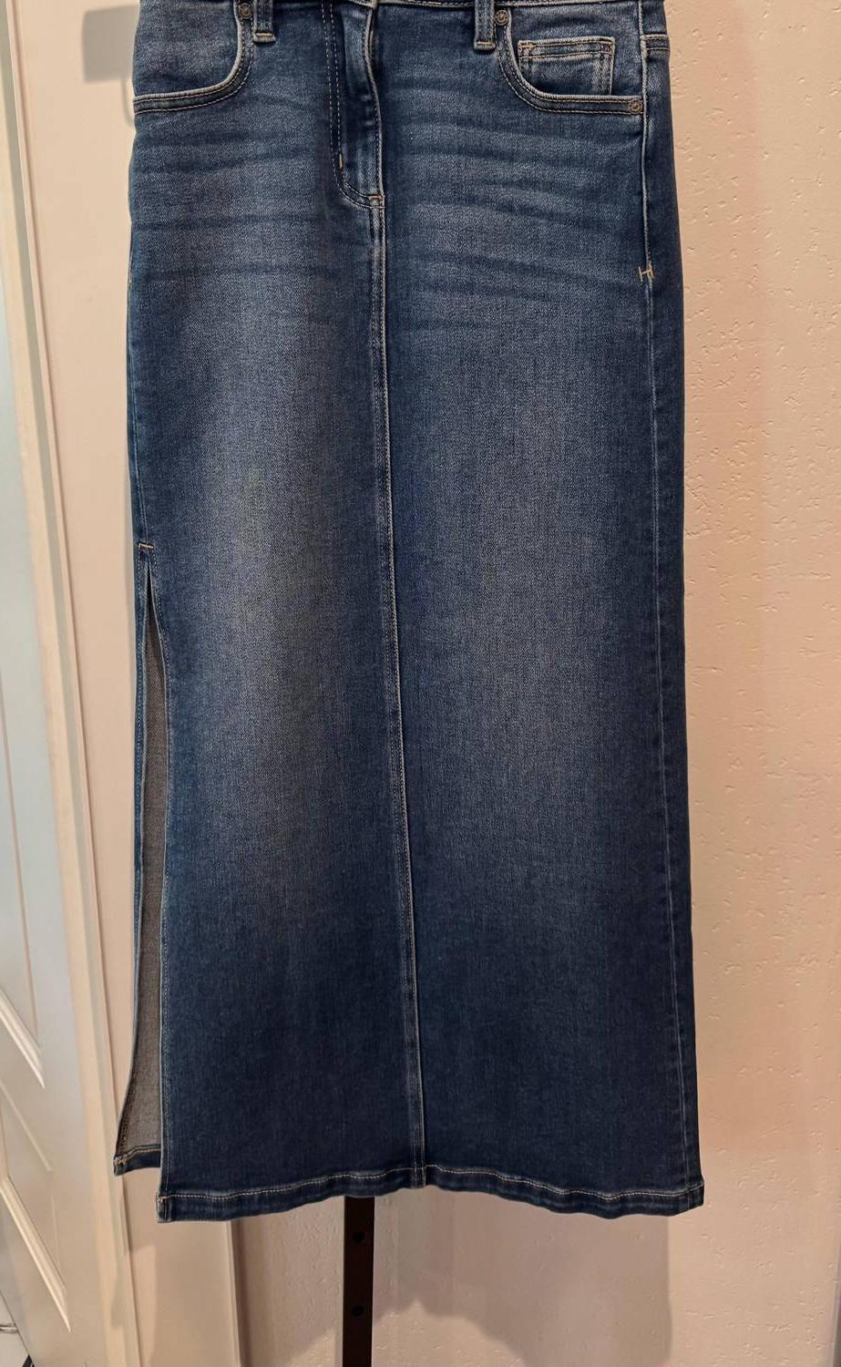 Hidden Women&#39;s Peyton Midi Denim Skirt Size XS - $43.56