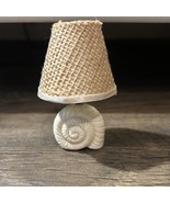 Dollhouse Miniature Seashell Table Lamp Ceramic Base w/ Woven Shade RARE - $384.08 MXN