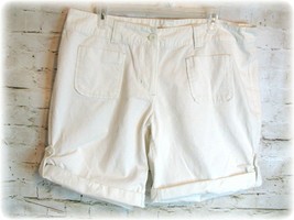 Natural Reflections Flat Front Women&#39;s Cotton Cuffed Tab Chino Short SZ 16 White - £9.67 GBP