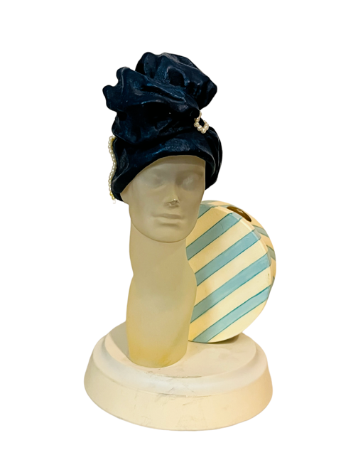 Primary image for Just the Right Shoe Sea of Pearls Figurine bust statue blue hat display Raine