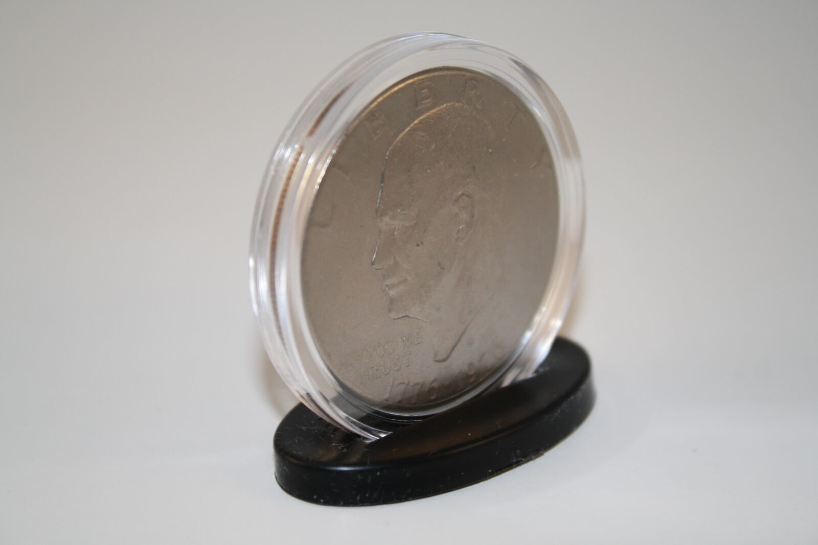 25 Single Coin DISPLAY STANDS for Silver Eagle/Morgan/Peace/IKE Dollars ... - $12.16