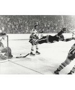 BOBBY ORR 8X10 PHOTO HOCKEY BOSTON BRUINS PICTURE THE GOAL NHL - £4.70 GBP