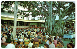 Moana Hotel Banyan Court Waikiki Hawaii Postcard - £3.76 GBP