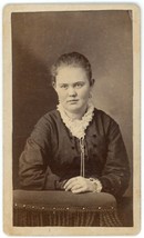 CIRCA 1870&#39;S CDV Lovely Young Woman Posing In Dress Scales Fredericktown, OH - £7.50 GBP