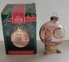 Vintage 1990 Betsey Clark Home for Christmas Hallmark Glass Ball Ornament in Box - £15.03 GBP