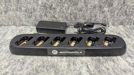 Motorola HCTN4002A Professional 6 Two-Way-Radio Charger, W/ Power Supply - $444.00 MXN