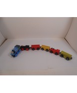 Thomas the Train Wooden Magnetic Christmas Holidays with 5 cars - £15.32 GBP