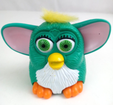 1998 Tiger Electronics Green With Yellow Hair Furby McDonald&#39;s Toy - £3.78 GBP