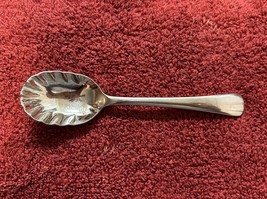 Oneida CHANDLER Sugar Shell Spoon 18/10 Stainless Glossy 6 1/4” - $5.46 CAD