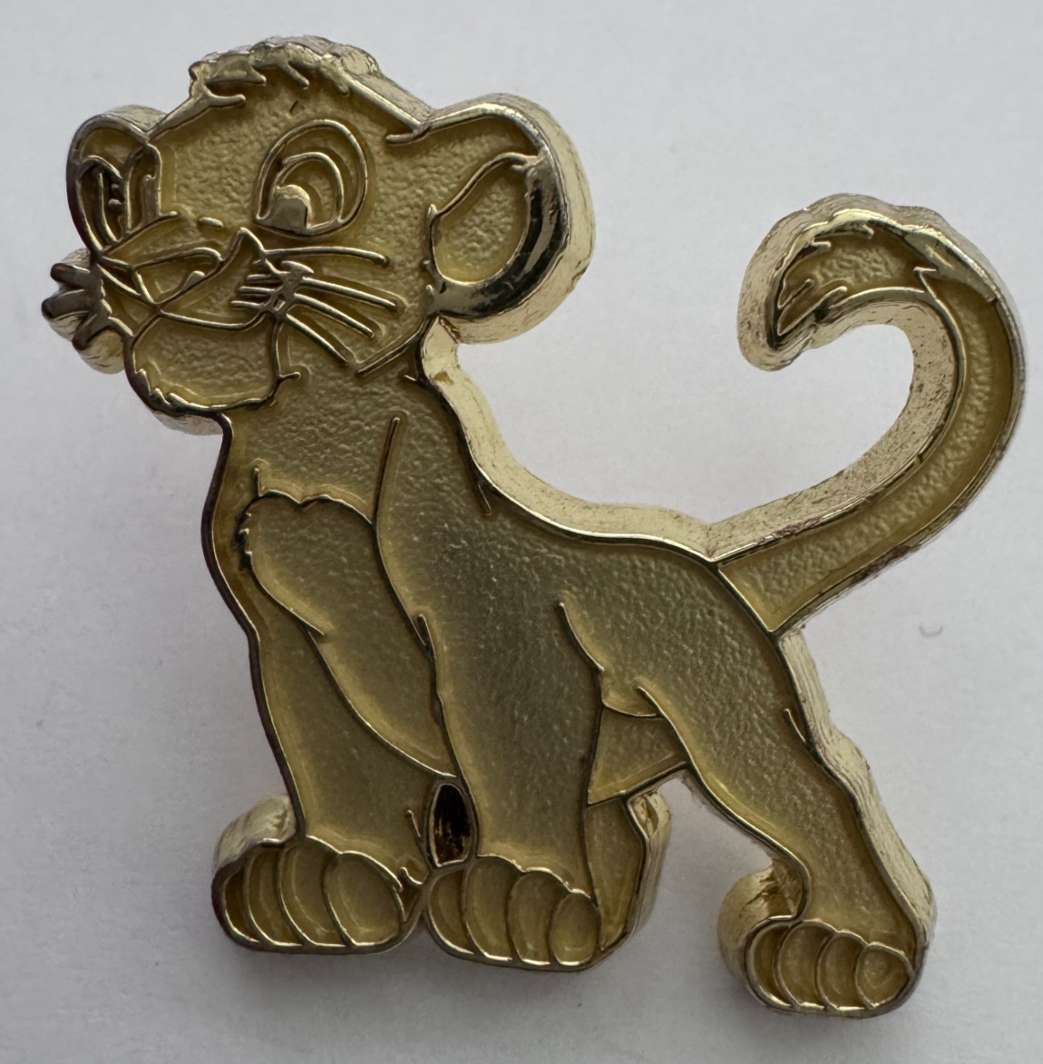 Disney Movie Club Simba VIP Anniversary Gold Tone Exclusive Pin - $15.83