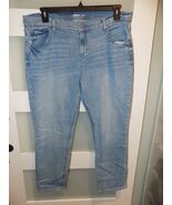 Old Navy Boyfriend Mid-Rise Light Wash Denim Jeans Size 16 Women&#39;s - $34.84 CAD