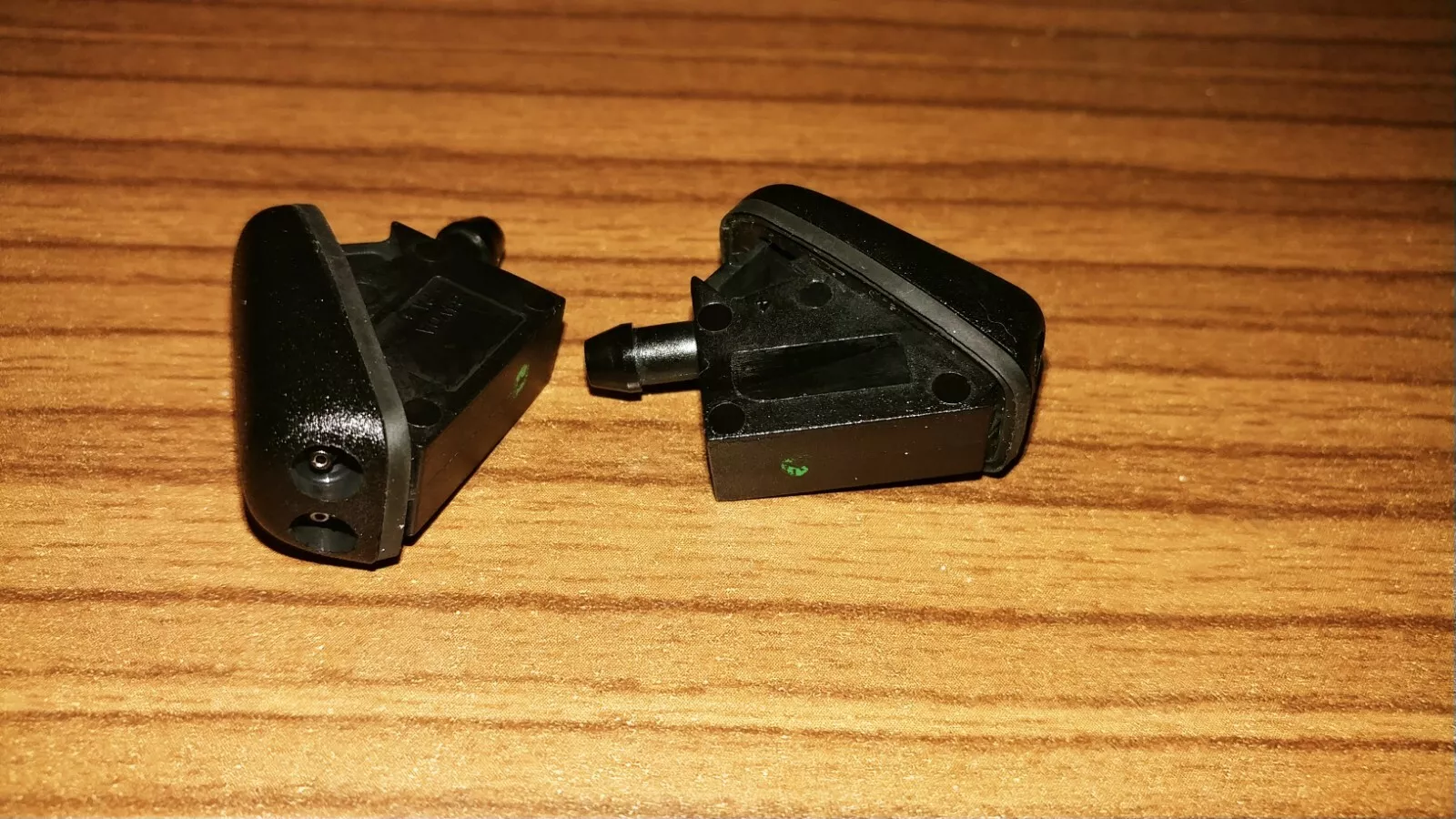 Mini Cooper S 01-06 R50 R52 R53 Spray nozzle (2pcs) - $52.91 CAD