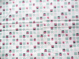 FABRIC Concord Small Raspberry Pink Apples in Squares Quilt Craft Sew $3.50 - $3.50