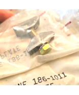 Qty-10. KOMATSU Plate  DK131122-0520 Onan 186-1011.  10 PC Lot - $1,837.59 MXN