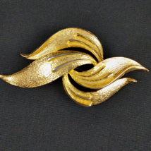 Don-Lin Signed Brooch Pin Gold Tone Swirl Costume Jewelry Large Vintage DP3 - £13.00 GBP